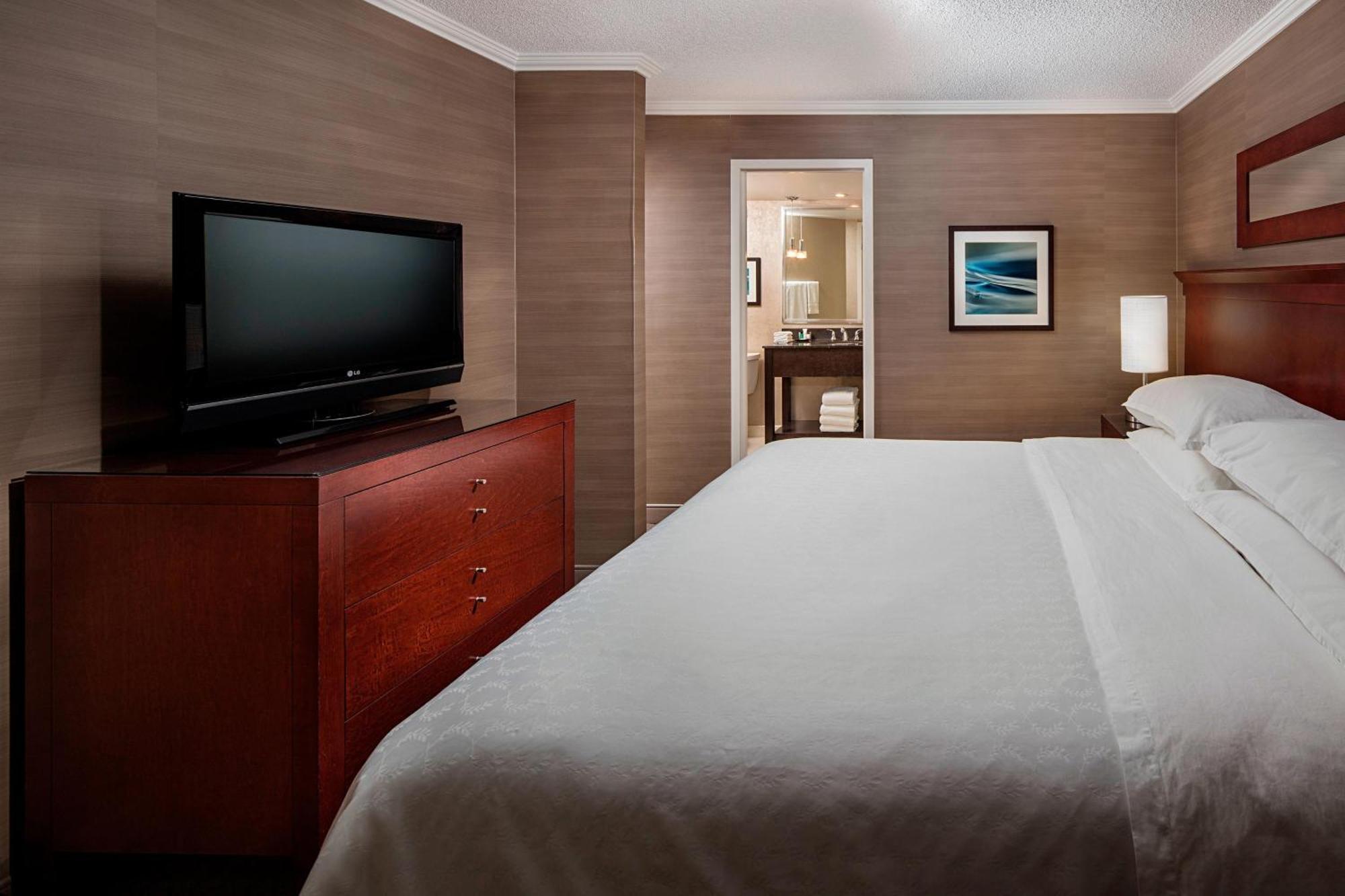 Sheraton Cavalier Calgary Hotel Exterior foto